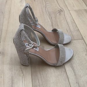 Steve Madden Carrson-R Crystal Rhinestone Block Sandals Ankle Heel 8.5